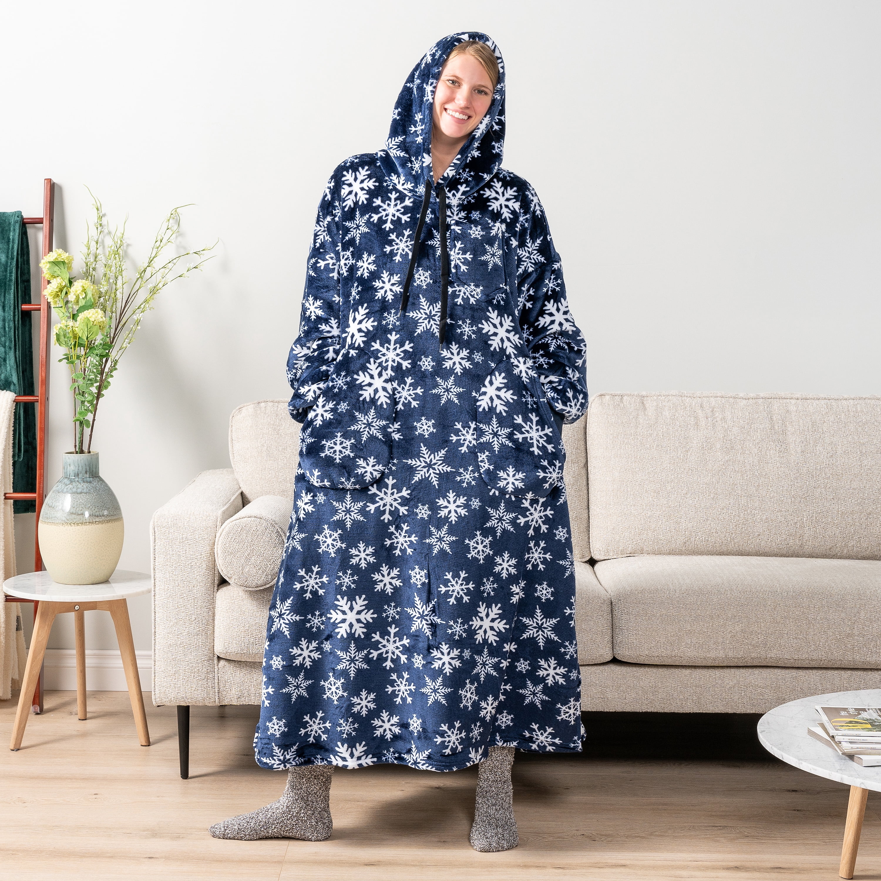 PAVILIA Blanket Hoodie for Women Blue, Sherpa Wearable Blanket Men, Cozy Oversized Sweatshirt Blanket, Warm Fleece Hooded Blanket Sweater with Sleeves and Two Big Pocket, Adult Long, Blue Snowflake