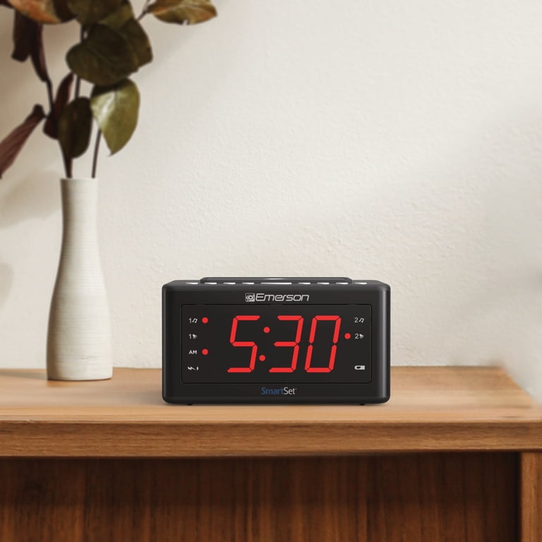 Emerson SmartSet Alarm Clock Radio with Wireless Charging photo 7