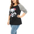 thumbnail image 3 of Mujer TalextCráneo Floral con contraste de color Raglan T-CamiNegro 1X, 3 of 5