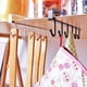 thumbnail image 3 of Tazas, copas de vino, ganchos para guardar cosas, utensilios de cocina, corbatas y bufandas, ganchos, estantes, armarios en la parte inferior, sin agujeros., 3 of 5