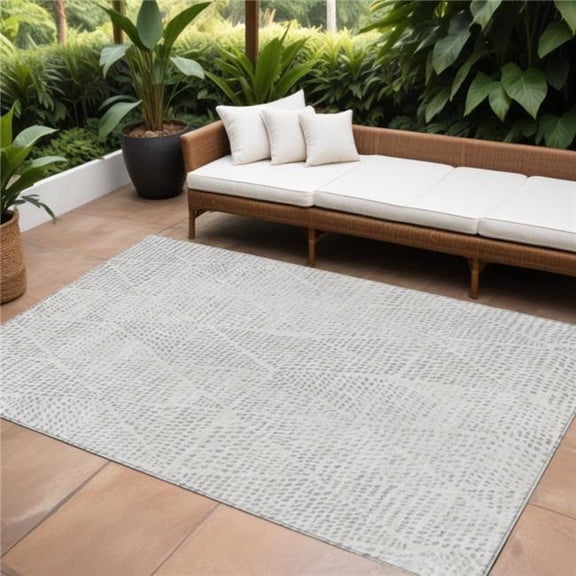 HomeRoots 577599 9 x 12 ft. Geometric Washable Indoor & Outdoor Rectangle Area Rug, Silver & Ivory