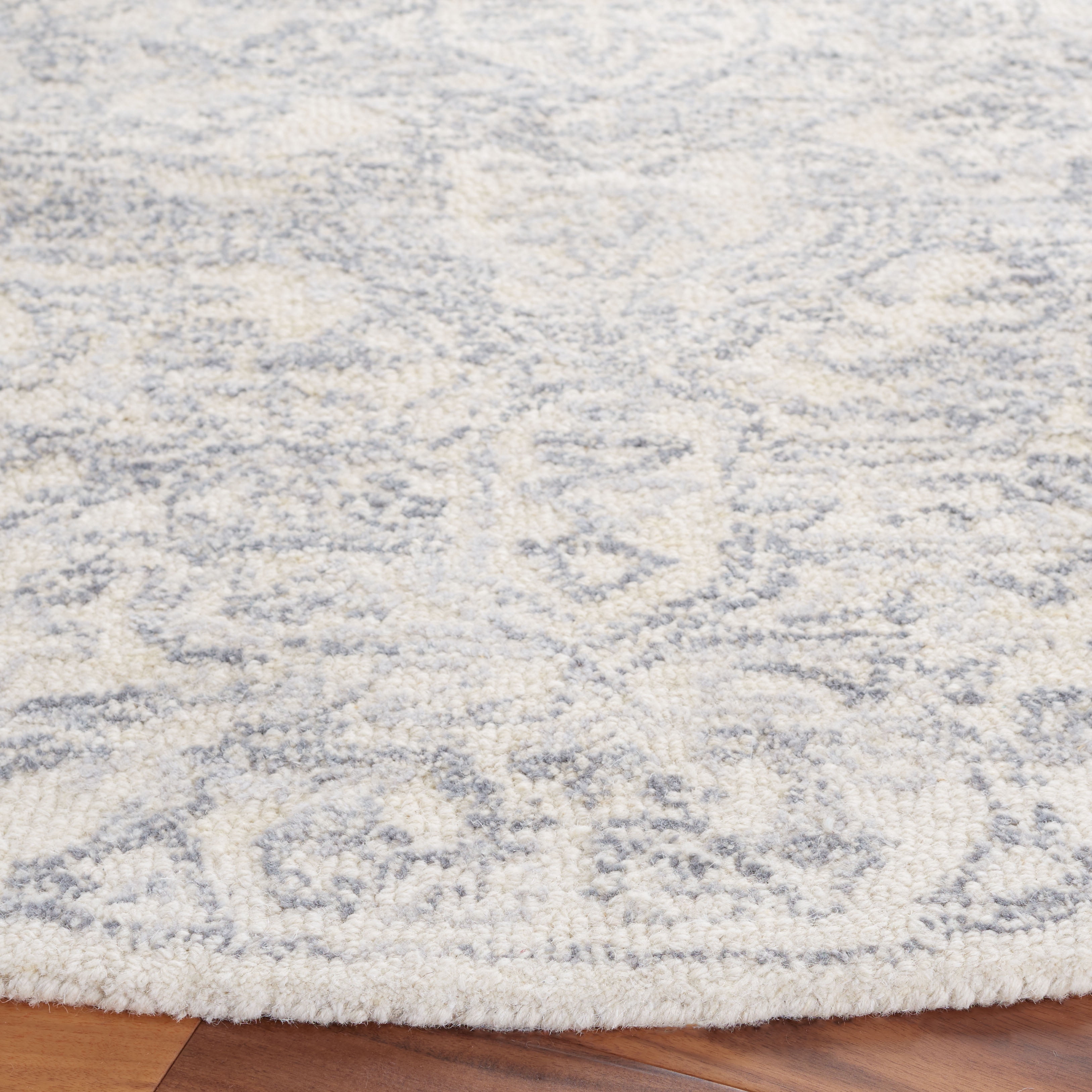 SAFAVIEH Metro Dimitri Medallion Area Rug, Ivory/Grey, 6' x 6' Round