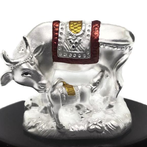 Statue/idole de Vache Kamdhenu en Argent Pur à 999 / Murti (Figurine#02)