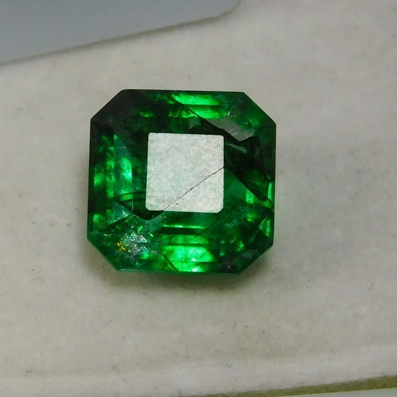Colombian 8.20 Ct Natural Green Emerald Square Cut CERTIFIED Gemstone