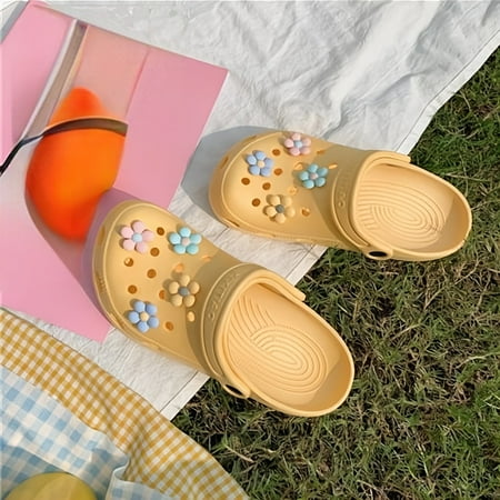 

Student Hollow Shoes Summer Anti-Slip Sandals Beach Slippers