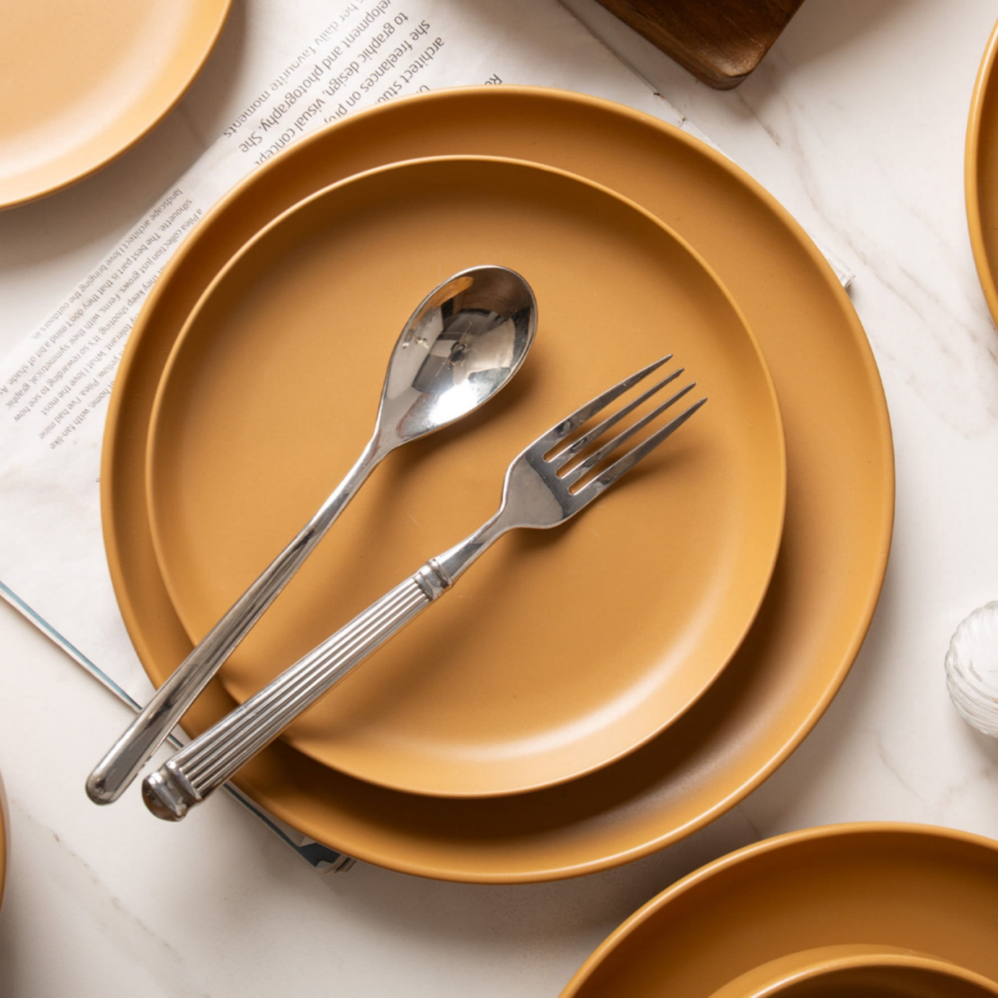 GARITIN 12-Piece Stoneware Dinner Plates Salad Plates Cereal Bowls Set, Microwave Dishwasher Safe Chip Resistant Stackable Matte Glaze Kitchenware Service for 4 Family Dining, Orange