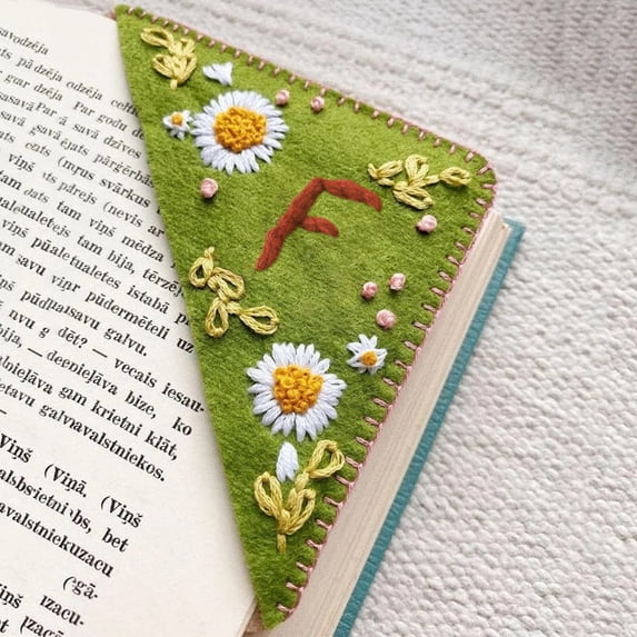 Personalized Hand Embroidered Corner Bookmark - Shipping from USA - 26 Letters and 4 Seasons - Felt Page Stitched Corner Handmade Bookmark