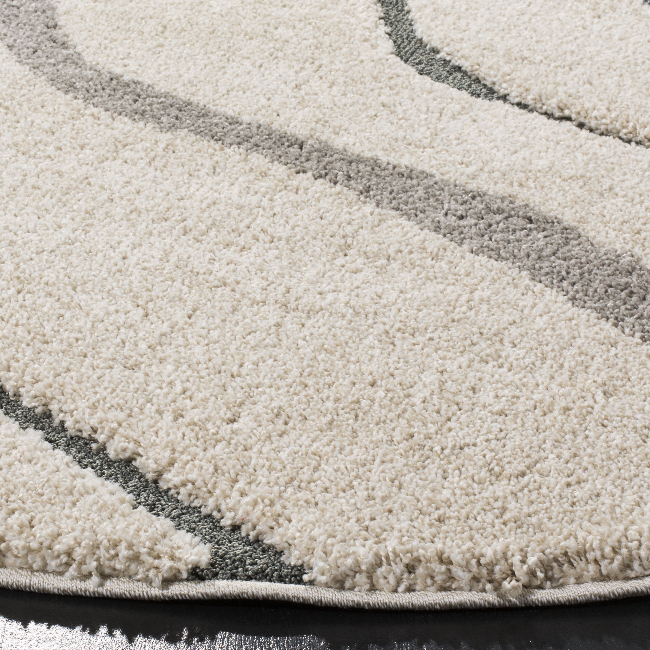 SAFAVIEH Florida Tabitha Geometric Waves Shag Area Rug, Cream/Light Blue, 6'7" Round