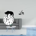 thumbnail image 2 of Reloj de pared silencioso con diseño de ciervo y gato, con movimiento silencioso y figura de reno de resina negra para sala de estar, comedor, estudio, 2 of 8