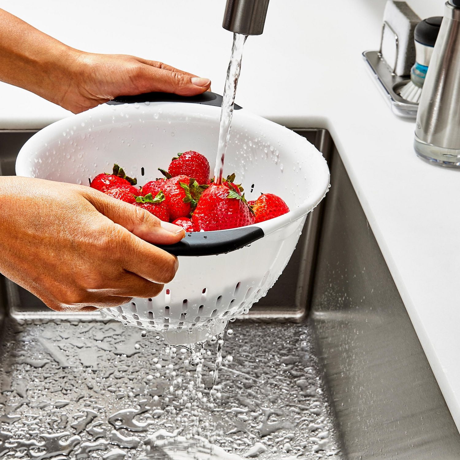 OXO SoftWorks Colander, 2.8L / 3qt Colander