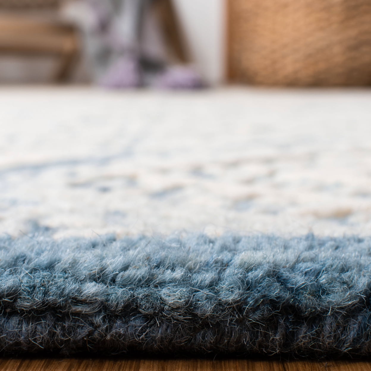 SAFAVIEH Glamour Drummond Geometric Wool Area Rug, Blue/Ivory, 8' x 10'