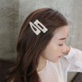 thumbnail image 2 of Pinzas para el cabello con perlas artificiales, 4 piezas Pasadores para el cabello con perlas de imitación de moda Accesorios para el cabello de acrílico para niñas Mujeres Peinado Dama de honor Boda, 2 of 5