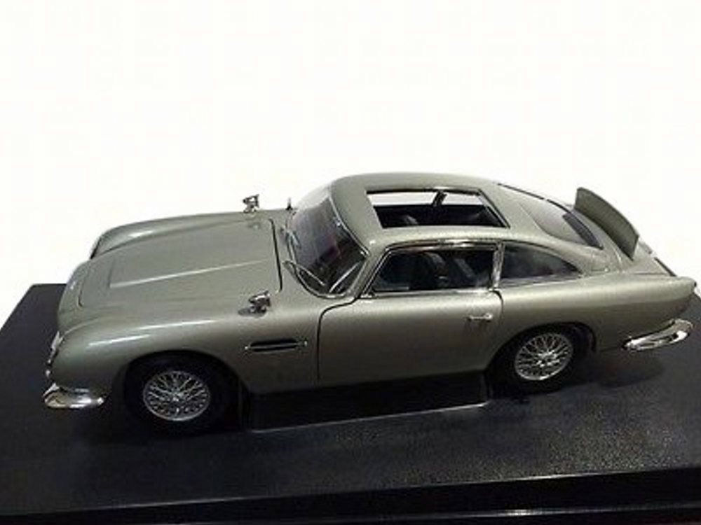 James Bond's Goldfinger Aston Martin DB5, Silver Birch - Hot