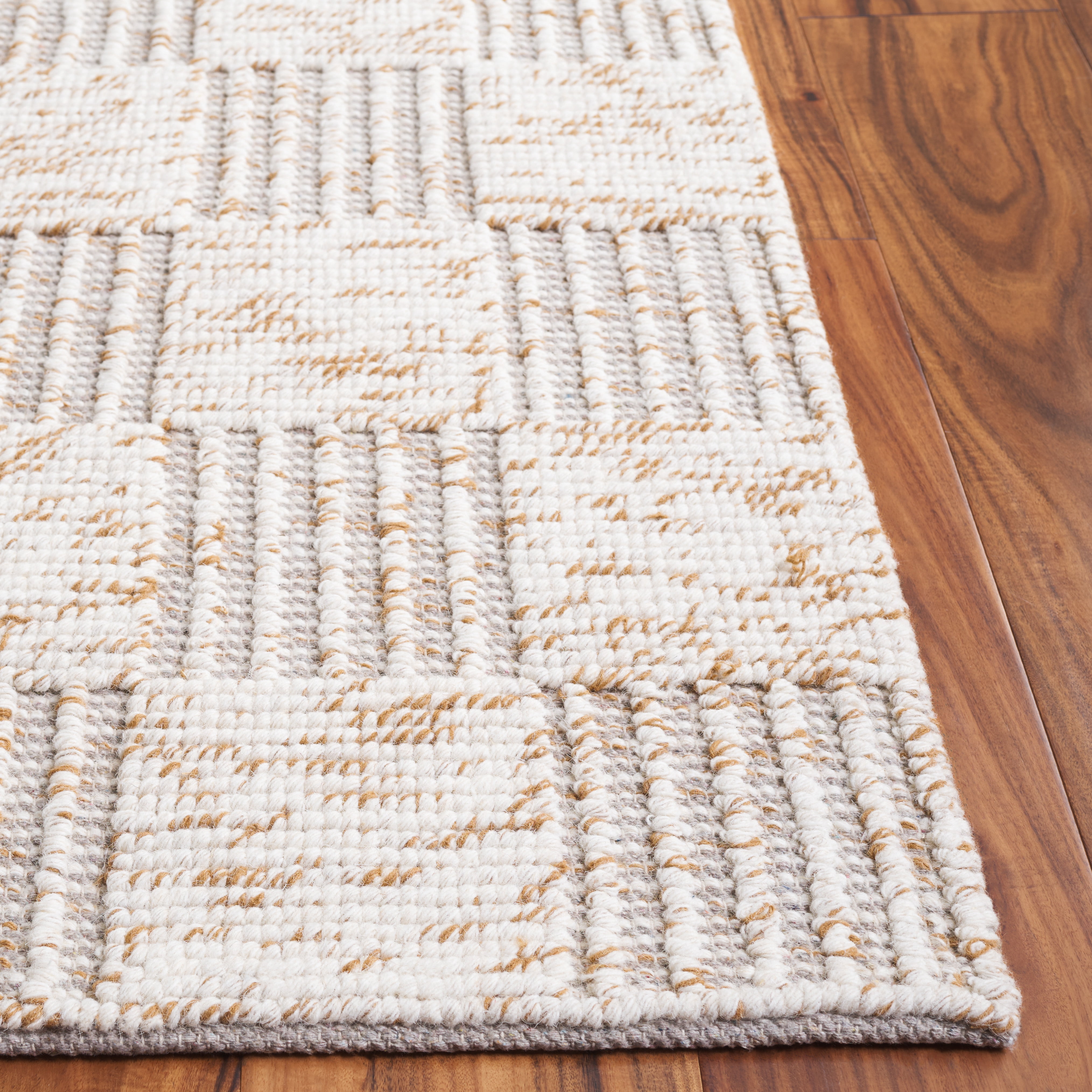 SAFAVIEH Natura Jannah Geometric Area Rug, Brown/Ivory, 8' x 10'