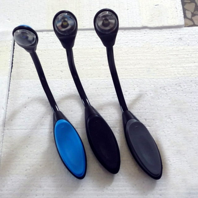 Lámpara de lectura LED con pinza: intensidad regulable, respetuosa con la vista, recargable; ideal para libros y escritorios
