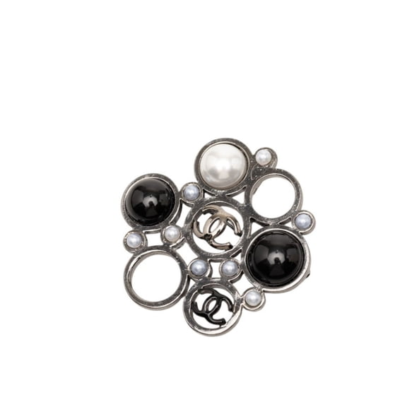 Pre-Owned Chanel Coco Mark Brooch, Silver, Multicolor Metal, Faux Pearl, Women's.