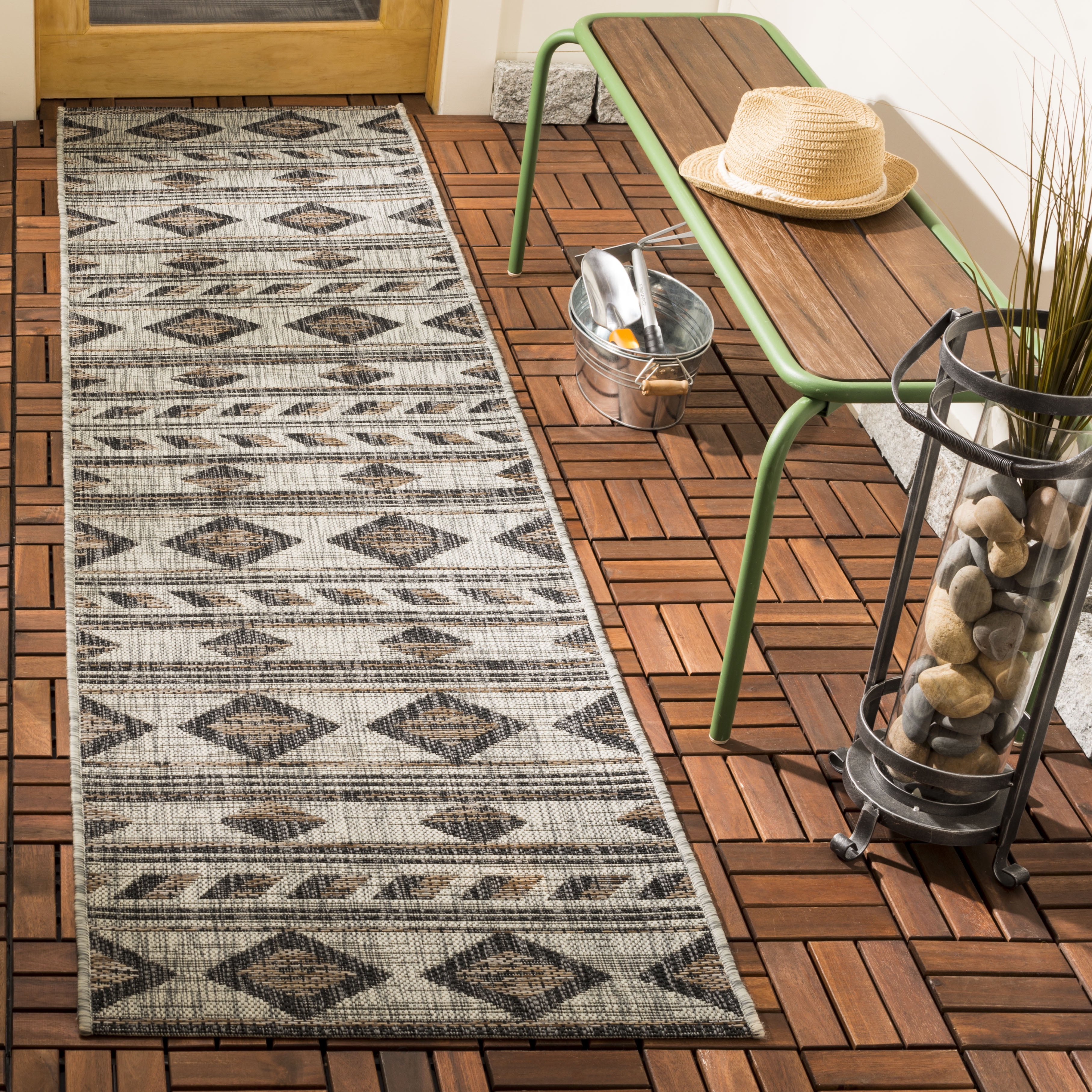 Safavieh Courtyard Allycia Geometric Indoor/Outdoor Runner Rug, Gray/Black, 2'3" x 8'