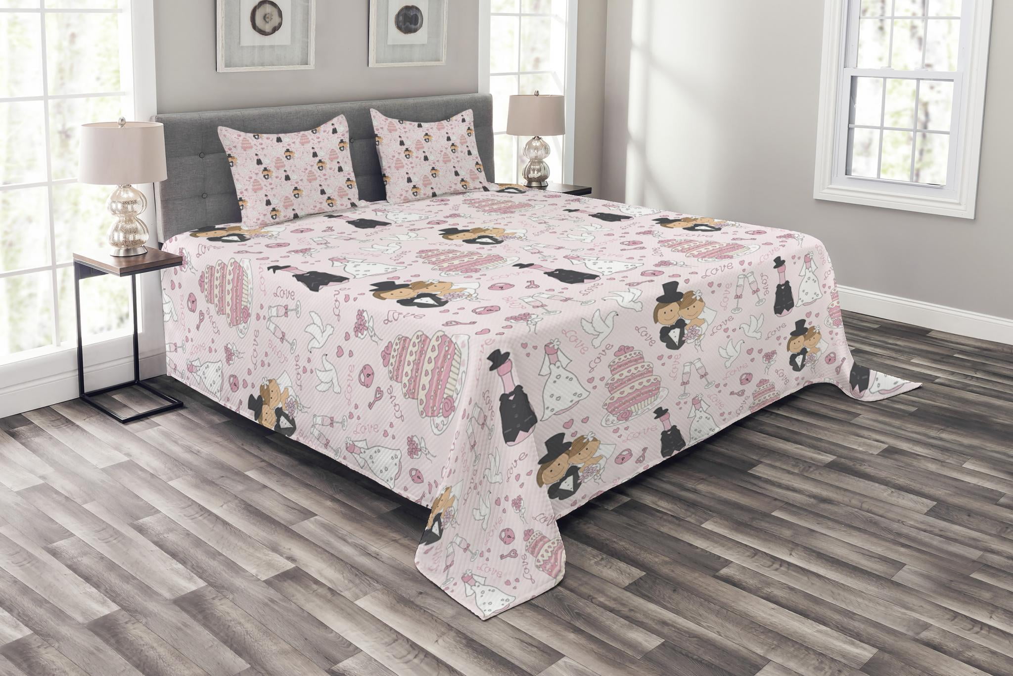 Wedding Bedspread Set Queen Size, Hand Drawn Pattern of Couple Getting