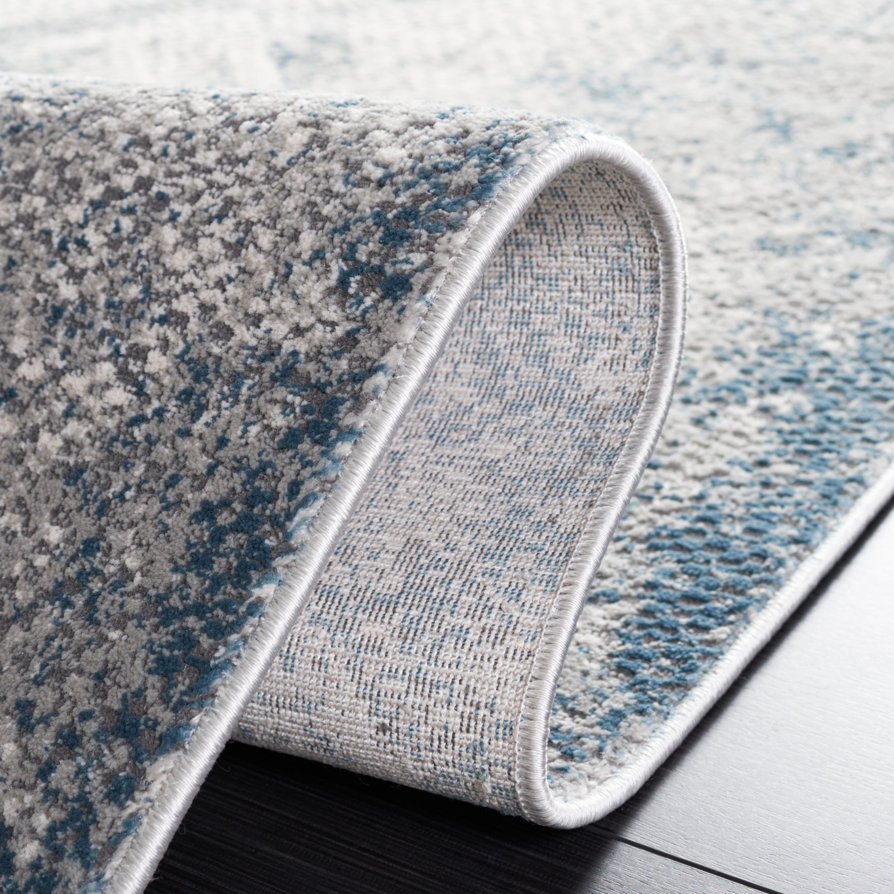 SAFAVIEH Vogue Warwick Geometric Area Rug, Grey/Blue, 4' x 6'