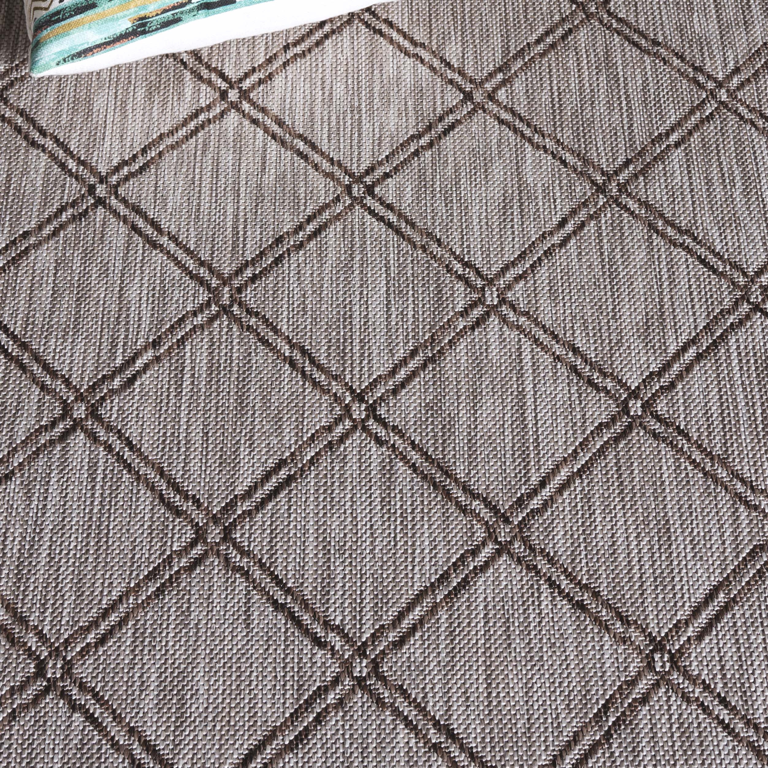 SAFAVIEH Courtyard Sheeva Diamond Indoor/Outdoor Area Rug, Beige/Brown, 5'1" x 7'6"