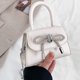 thumbnail image 4 of Bolso de hombro con lazo, nuevo, de mano, pequeño, popular, con cadena, cruzado, informal, para mujer, de alta calidad, estilo mensajero, versátil, de lujo, 4 of 5