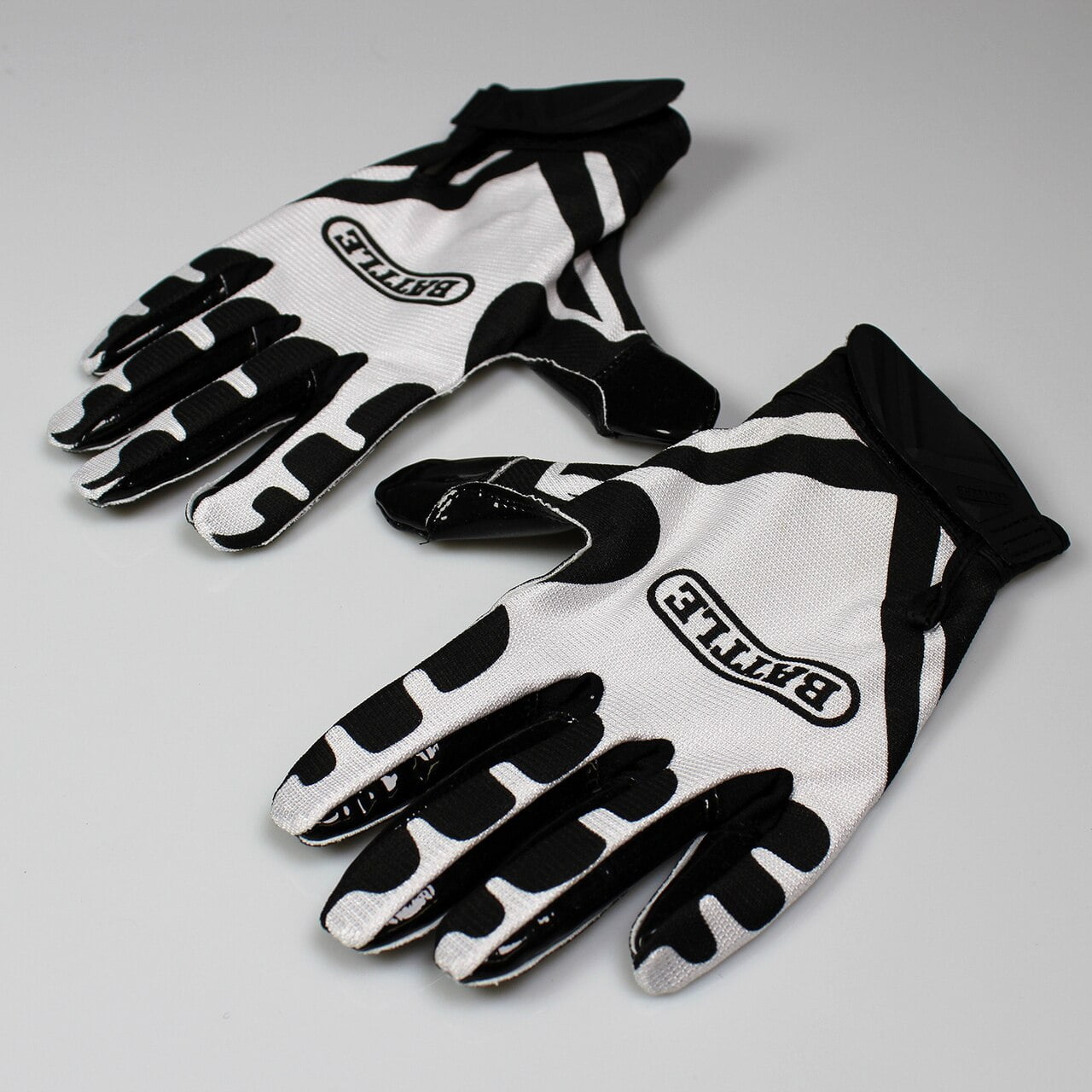 Battle Receivers Ultra-Stick Football Gloves - Youth Large - Black/White