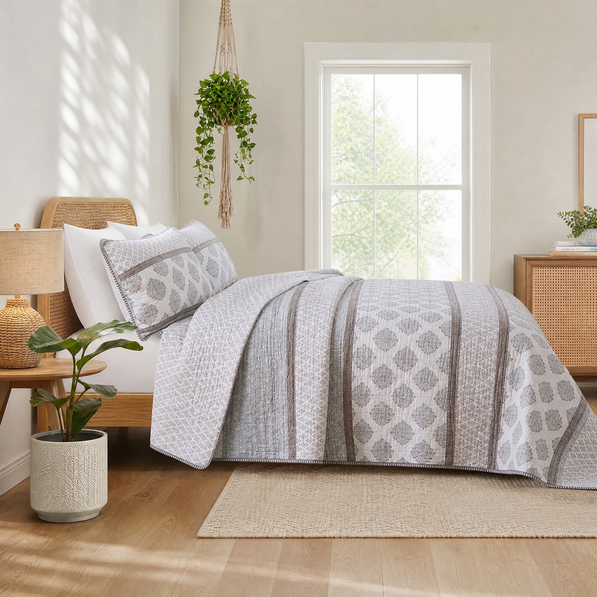 King Cal King 100% Cotton Quilt Set with Medallion Block-Print Design, 2" Channel Quilting, Lightweight All-Season Bedspread with Blanket Stitch, Prewashed for Softness