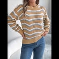 thumbnail image 4 of Suéter de Punto Calado de Larga con Cuello en V y Estampado Ondulado A Juego para Mujer. Caqui L, 4 of 10
