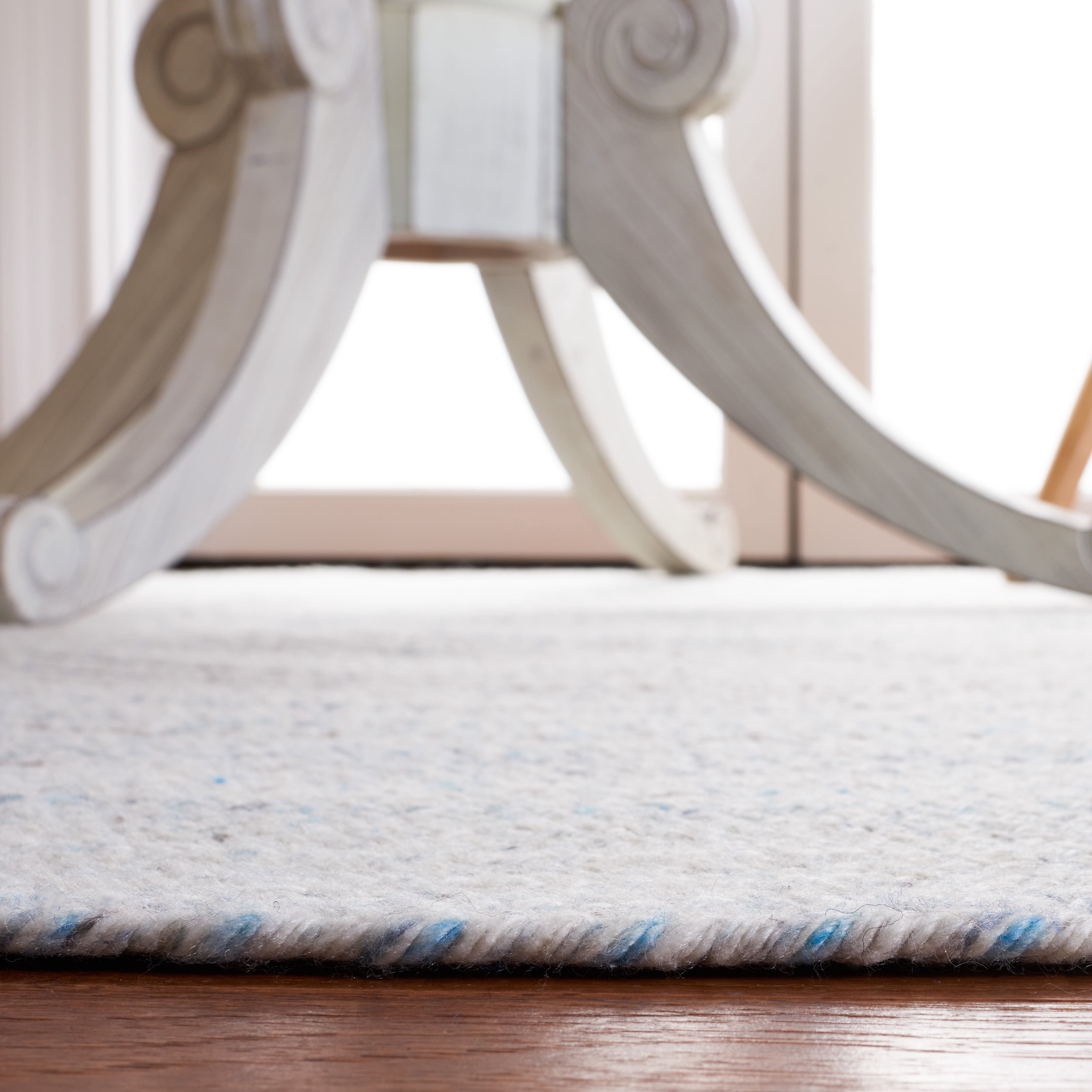 SAFAVIEH Braided Lyla Solid Polyester Reversible Area Rug, Ivory/Light Blue, 3' x 3' Round