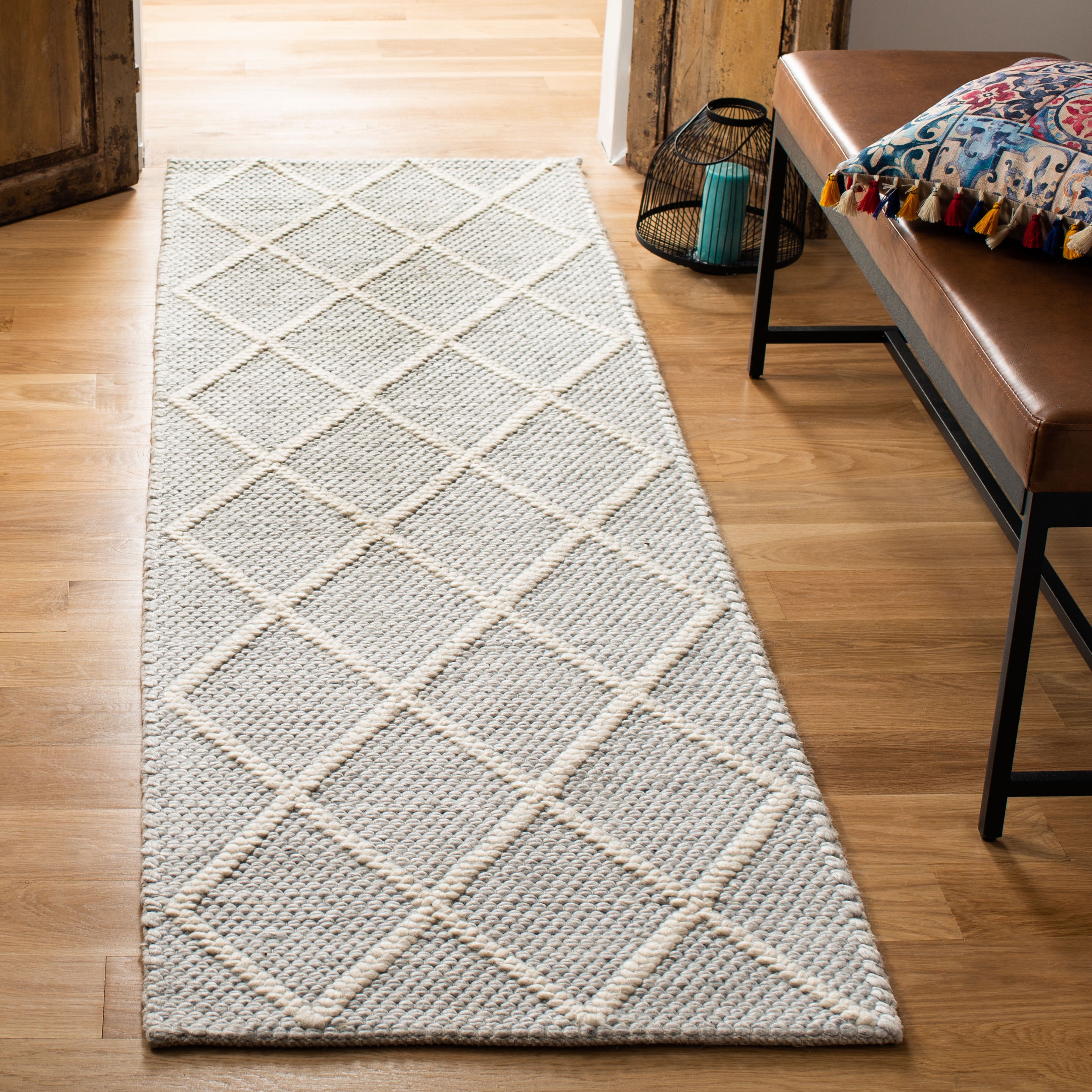 SAFAVIEH Natura Tracery Geometric Runner Rug, Silver/Ivory, 2'3" x 14'