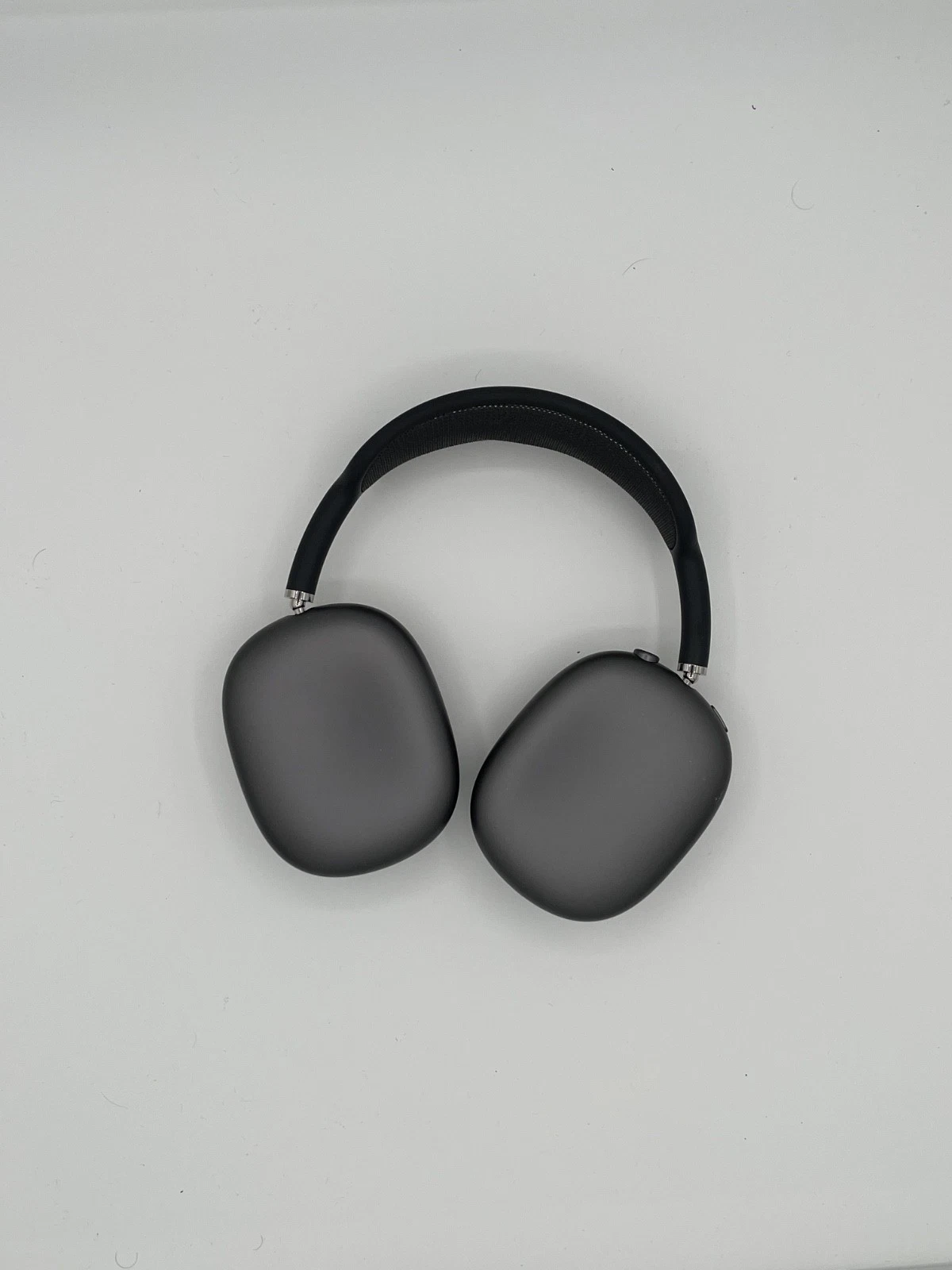 AirPods Max スペースグレイ Lightning A-p-p-l-e AirPods Max (Lightning) - Space Gray. Noise Canceling. W