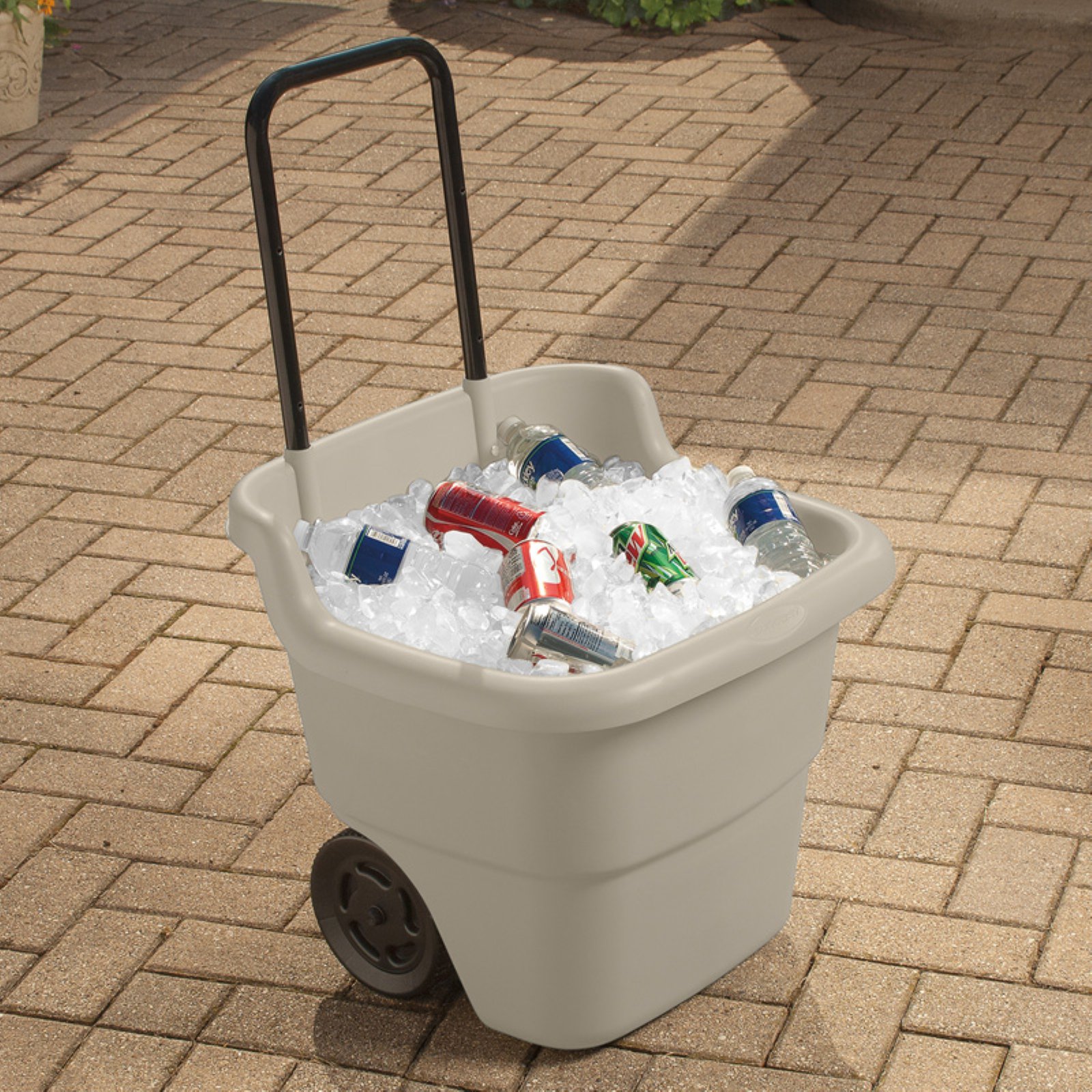 Suncast 15 Gallon Resin Rolling Lawn and Utility Cart, 20.75 in D x 35.75 in H x 22.5 in W - image 5 of 9