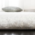 thumbnail image 4 of SAFAVIEH August Sophia Solid Shag Area Rug, White, 4' x 4' Round, 4 of 7