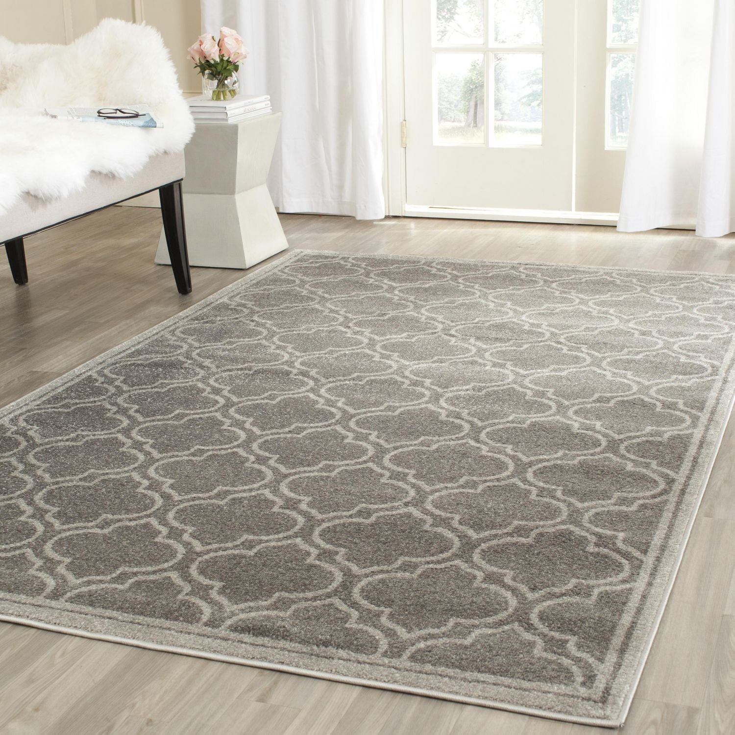 Safavieh Amherst Wilson Geometric Area Rug