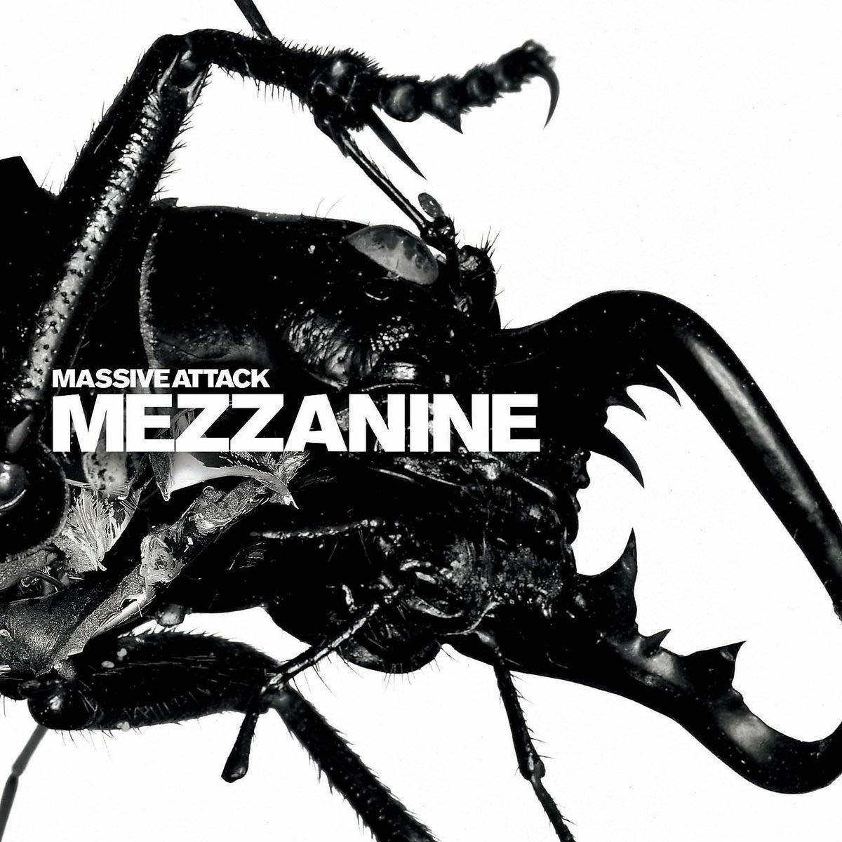 Massive Attack - Collected: The Best Of - Music & Performance - CD