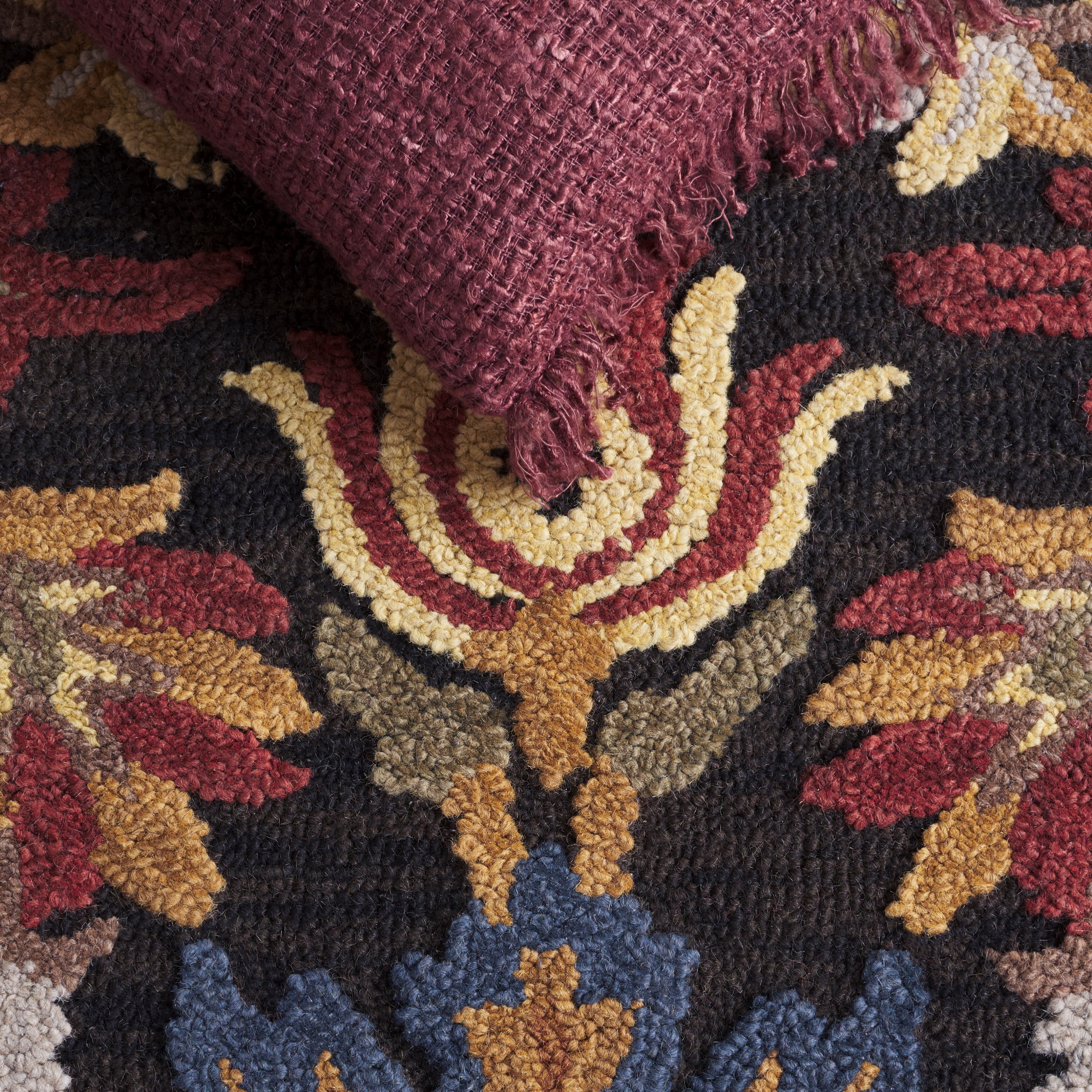 Safavieh Blossom Lennon Floral Wool Area Rug, Charcoal/Multi, 6' x 8' Oval