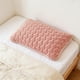 thumbnail image 4 of Funda de almohada de terciopelo de leche espesa, cálida y suave, ideal para otoño e invierno. Funda de almohada individual para adultos, extragrande, ideal para dormitorio., 4 of 6