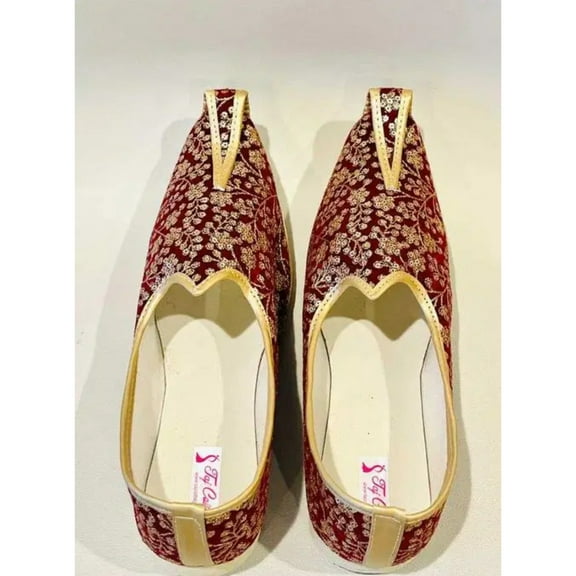 Men's Shoe Maroon Color