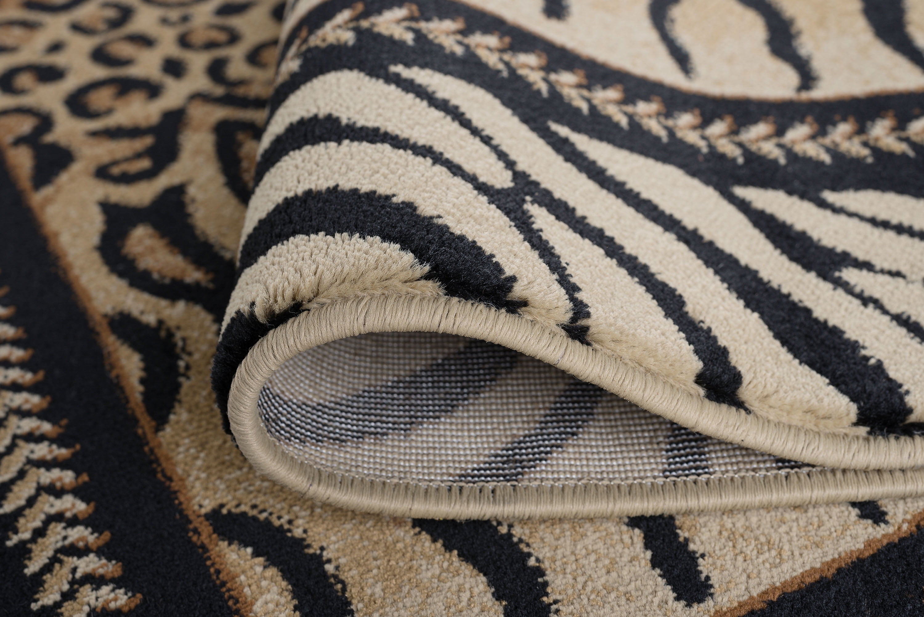 Festival Contemporary 5' x 7' Beige and Black Polypropylene Indoor Area Rug