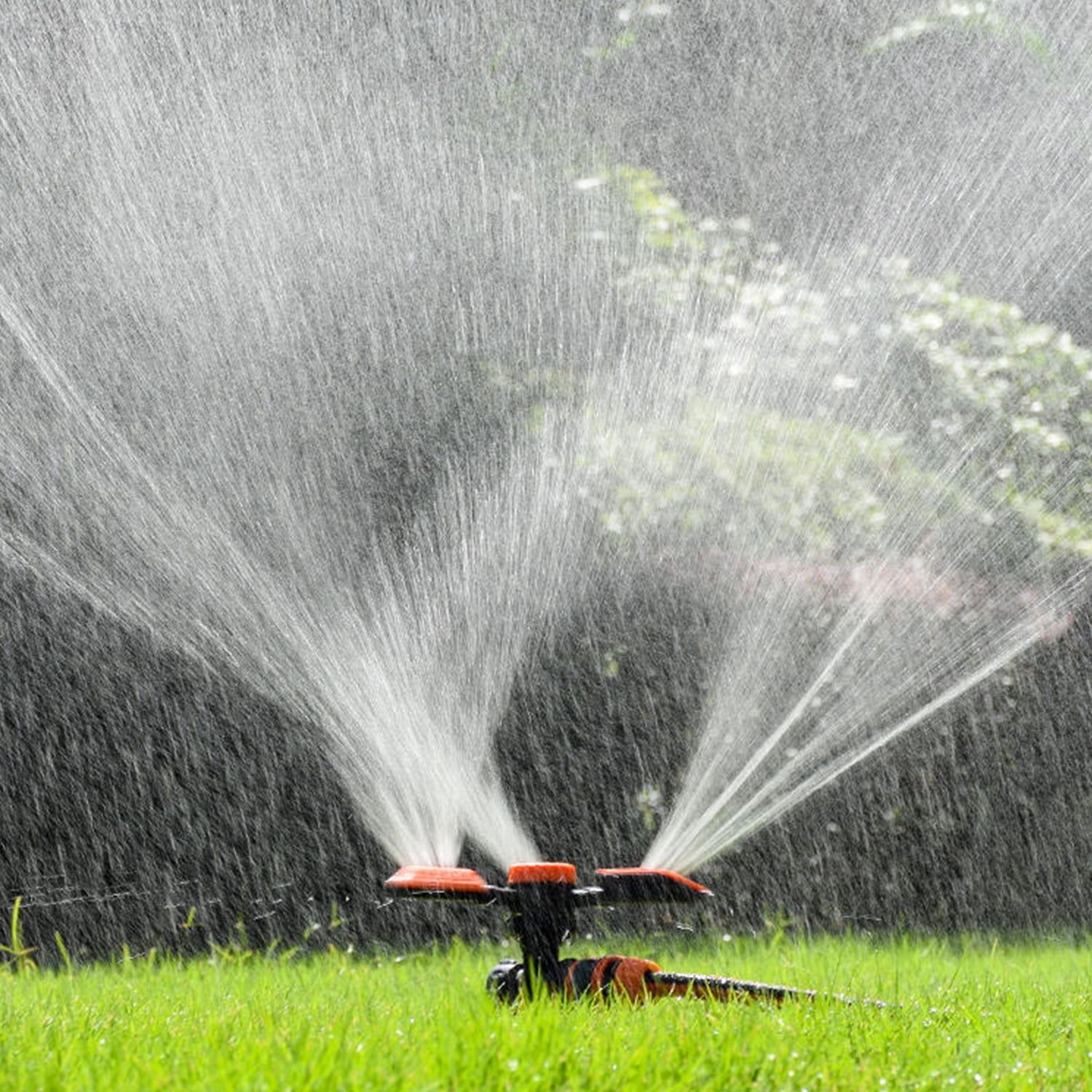 Blütezeit Lawn Sprinkle 2pcs, Upgraded Water Sprinkler with 2 Adjustable Spraying Modes, Automatic 360 Degree Rotating for Watering Grass/Garden/Yard (Fitting & Quick Connectors Included)