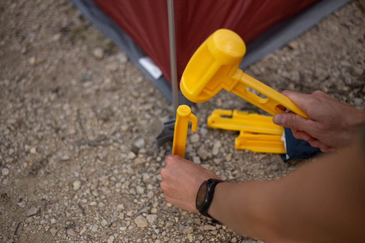 (4 pack) Coghlan's Tent Pegs - 9 in., Lightweight and 100% Recycled Plastic