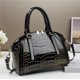 thumbnail image 2 of Bolso de hombro Bolsos de mujer Para mujer Verano Nuevo Bolso Boston Moderno y de Moda Oblicuo Straddle Gran Capacidad Fiesta, 2 of 4
