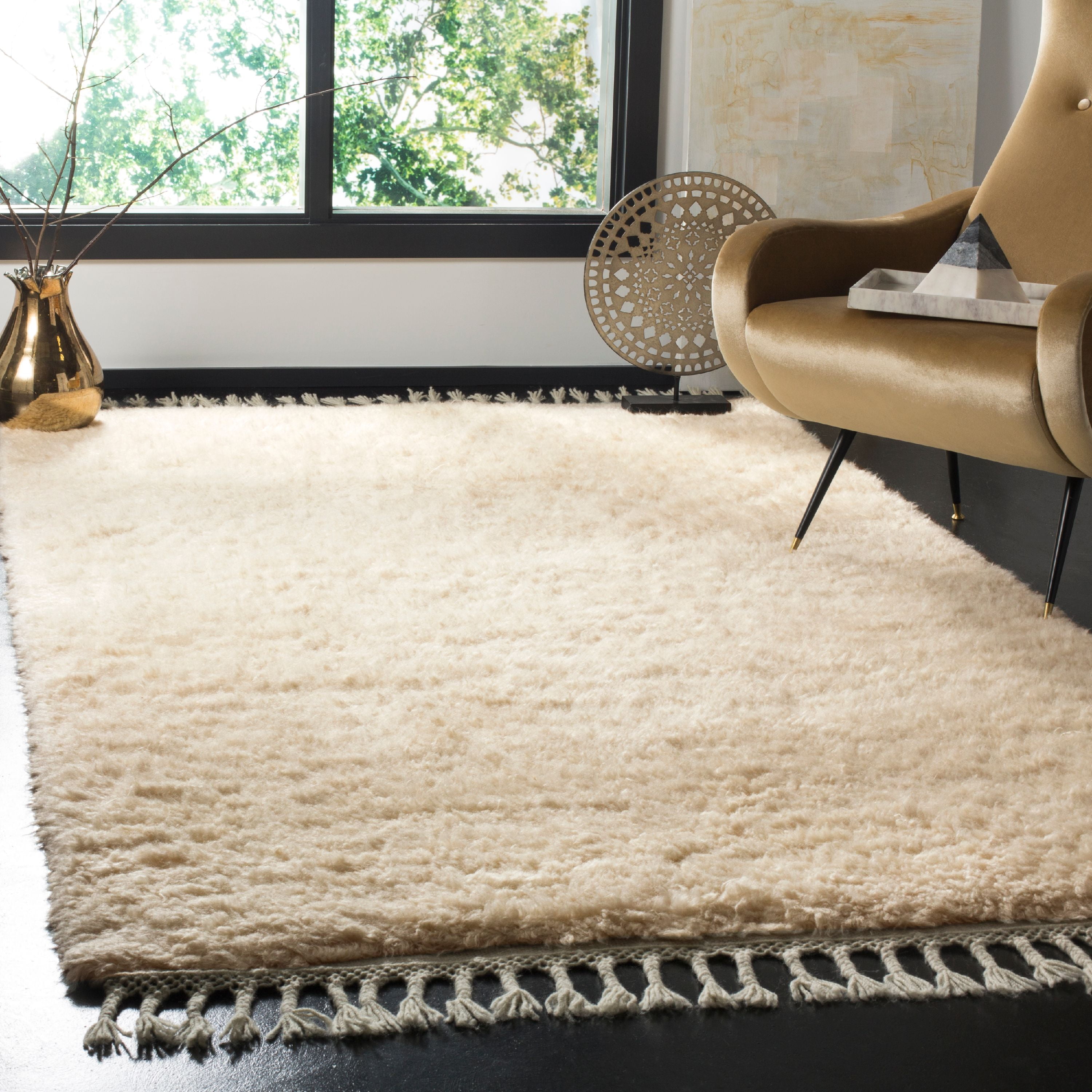 SAFAVIEH Casablanca Solid Plush Wool Area Rug, Beige, 5' x 8