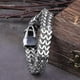thumbnail image 4 of Pulsera con dije de lobo vikingo de roca para hombre, cadena de malla de acero inoxidable, pulseras punk de lobo dorado, joyería de motociclista de 21 cm, 4 of 5