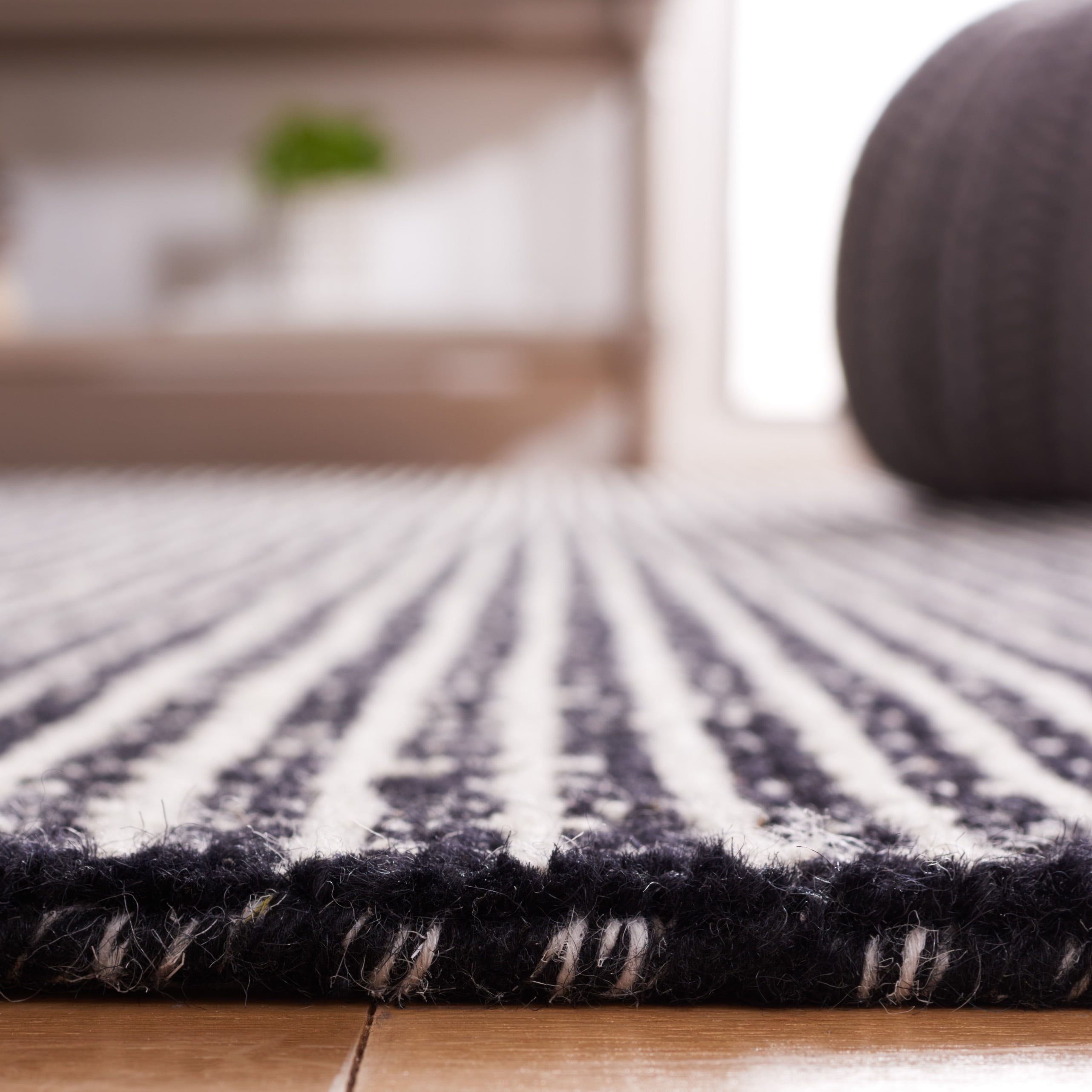 SAFAVIEH Abstract Becky Trellis Runner Rug, Black/Ivory, 2'3" x 10'
