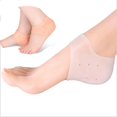 thumbnail image 1 of Protectores de talón de silicona (4 pares) - Protector de gel para mujeres y hombres - Alivio hidratante para ampollas, pies agrietados, espolones - Soporte de cojín suave - Funda protectora, 1 of 5