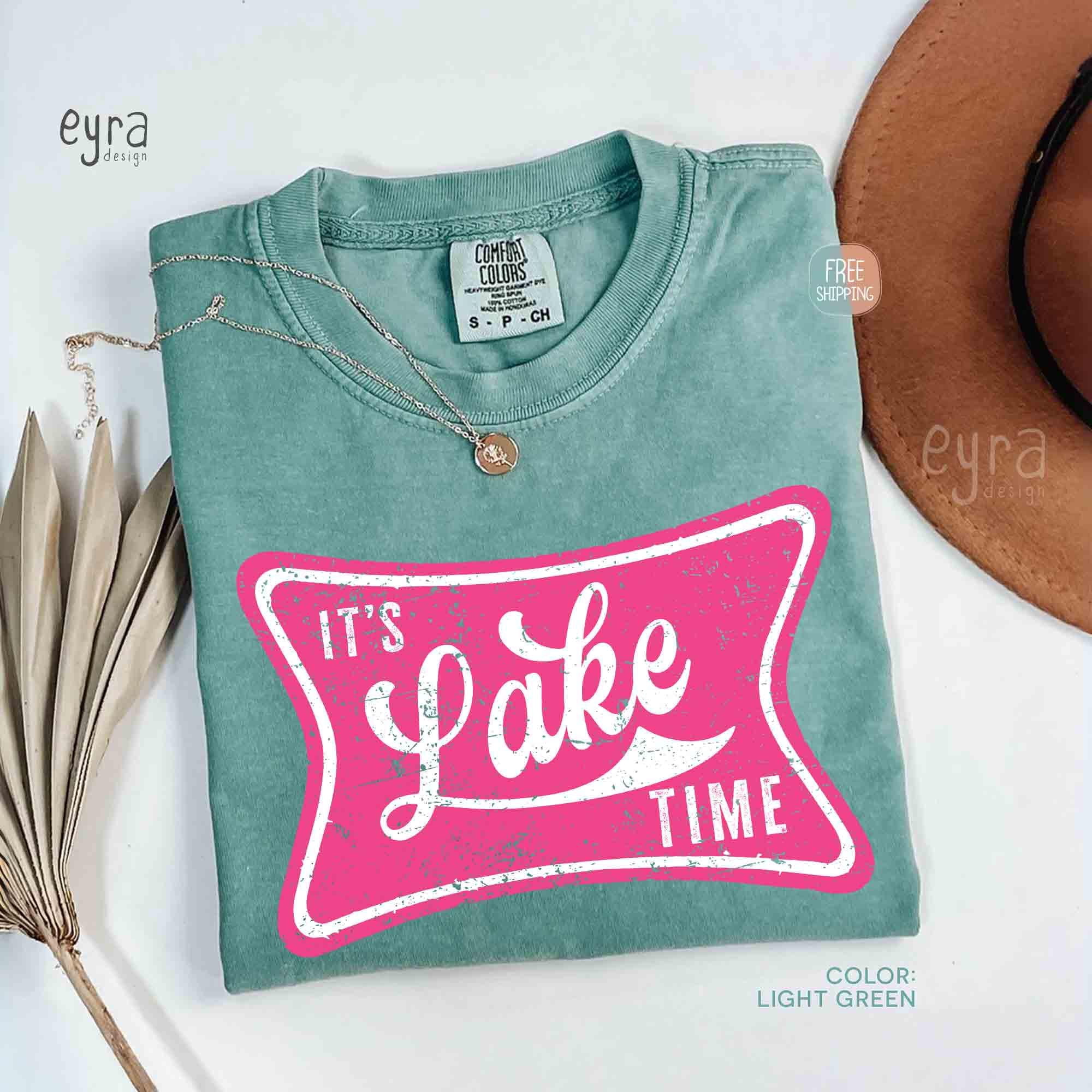 Retro Lake Life T-Shirt: Vintage Nature Graphic Tee Vintage Birthday Gift