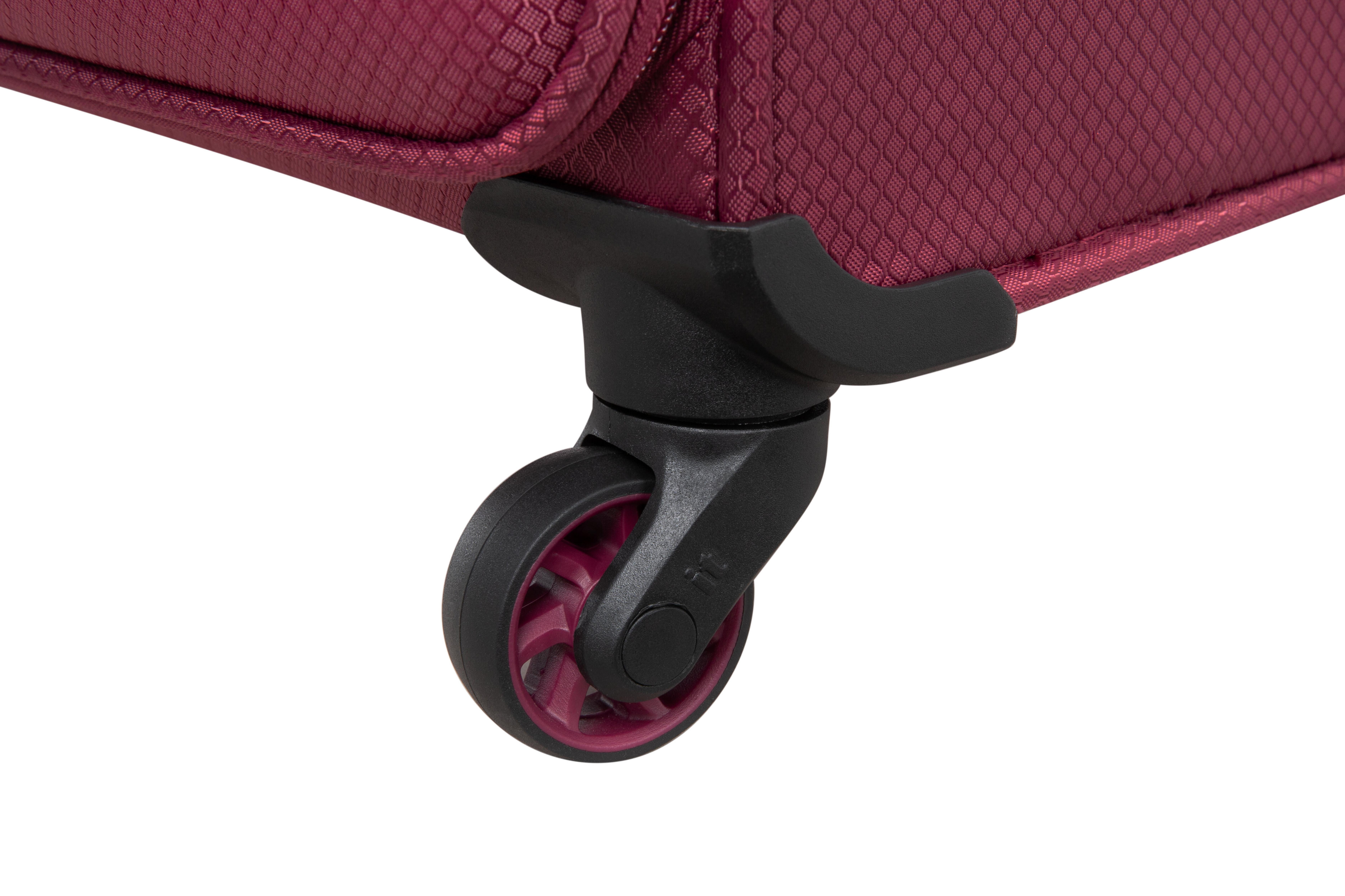 it luggage Striving 22" Softside Carry-On 8 Wheel Spinner, Tibetan Red