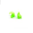 thumbnail image 2 of 1 par de tapones para los oídos de silicona reutilizables e impermeables para nadadores, duchas, surf y otros deportes acuáticos, color verde, 2 of 3