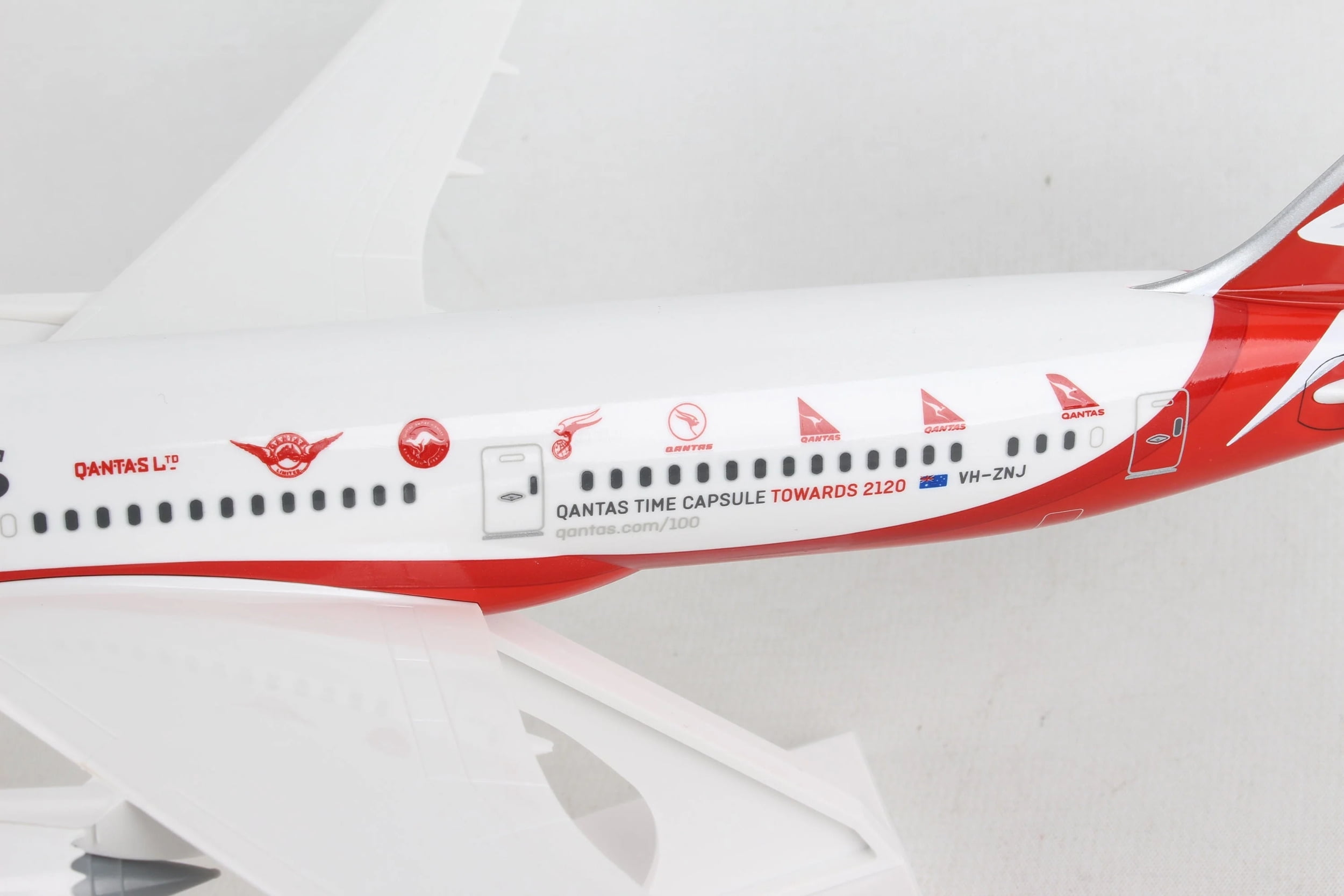 SKR1044 SKYMARKS QANTAS 787-9 1/200 100 YEARS - Walmart.com
